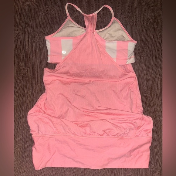 Lulu lemon tank with sports bra - Picture 3 of 4